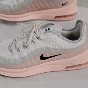 Nike Women's Air Max Axis